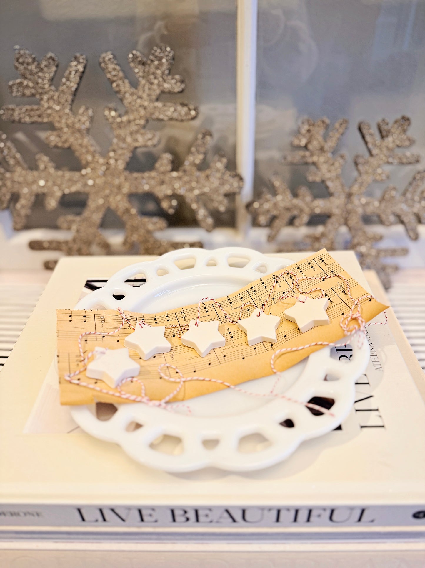 Petitie Star Garland – Vintage Sheet Music Wrapped