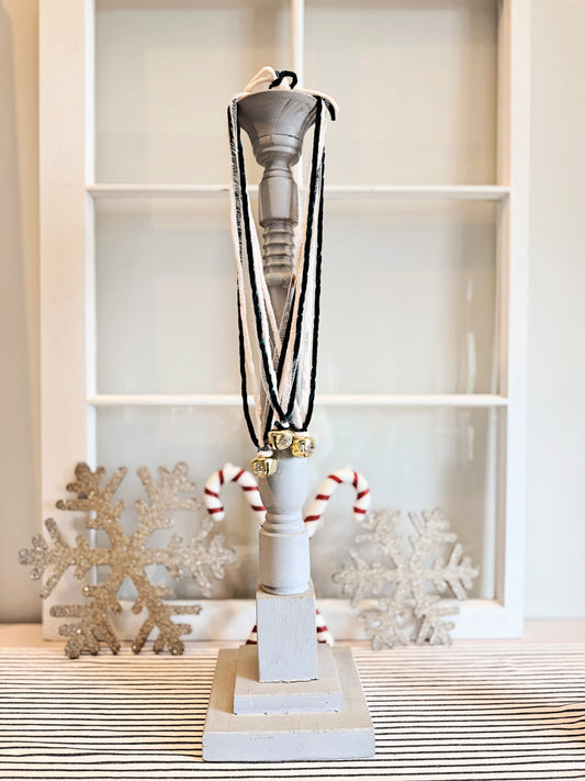 Vintage-Inspired Glitter Bell Ornament – Forest Green Yarn Tie