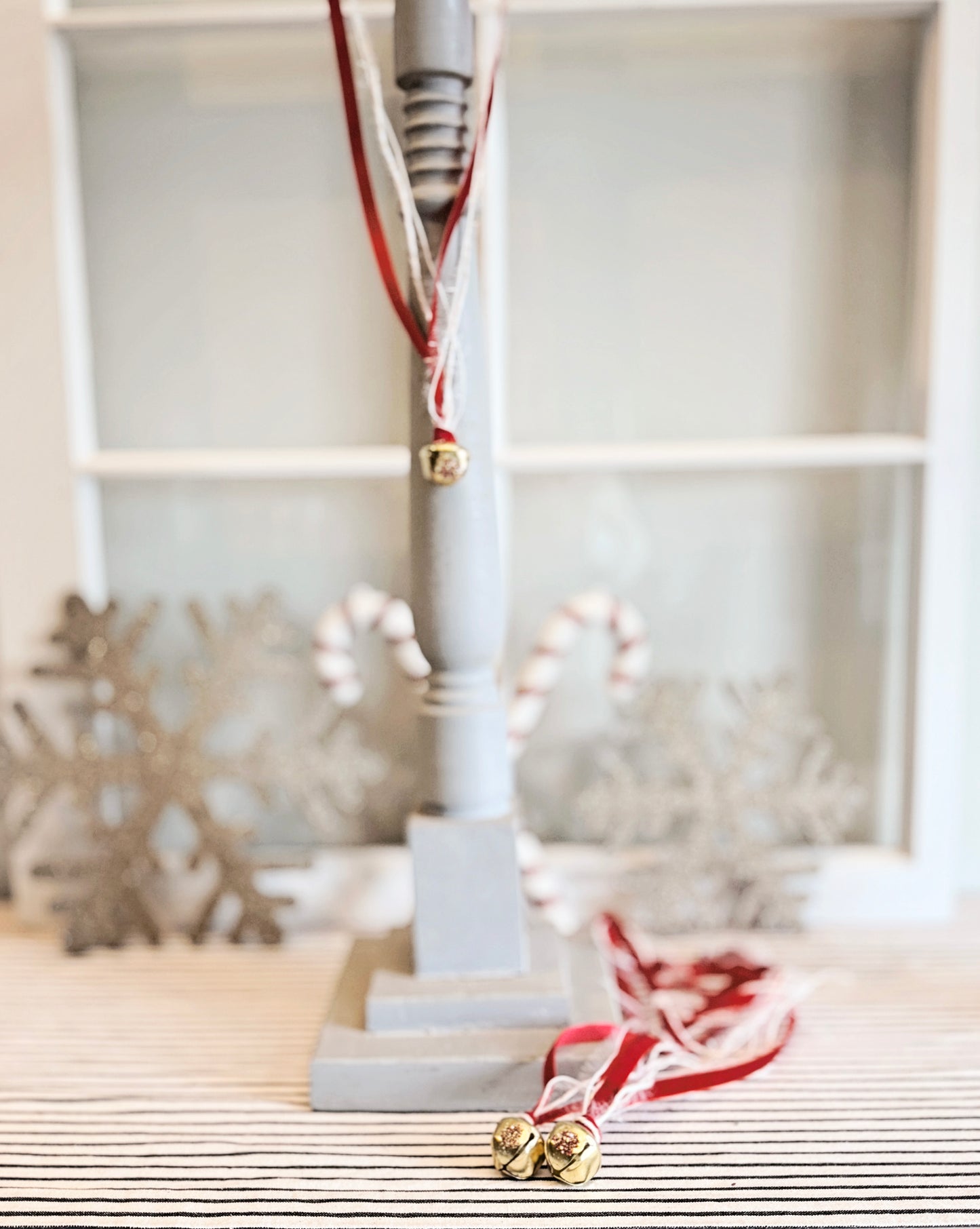 Vintage-Inspired Glitter Bell Ornament - Red Velvet Tie