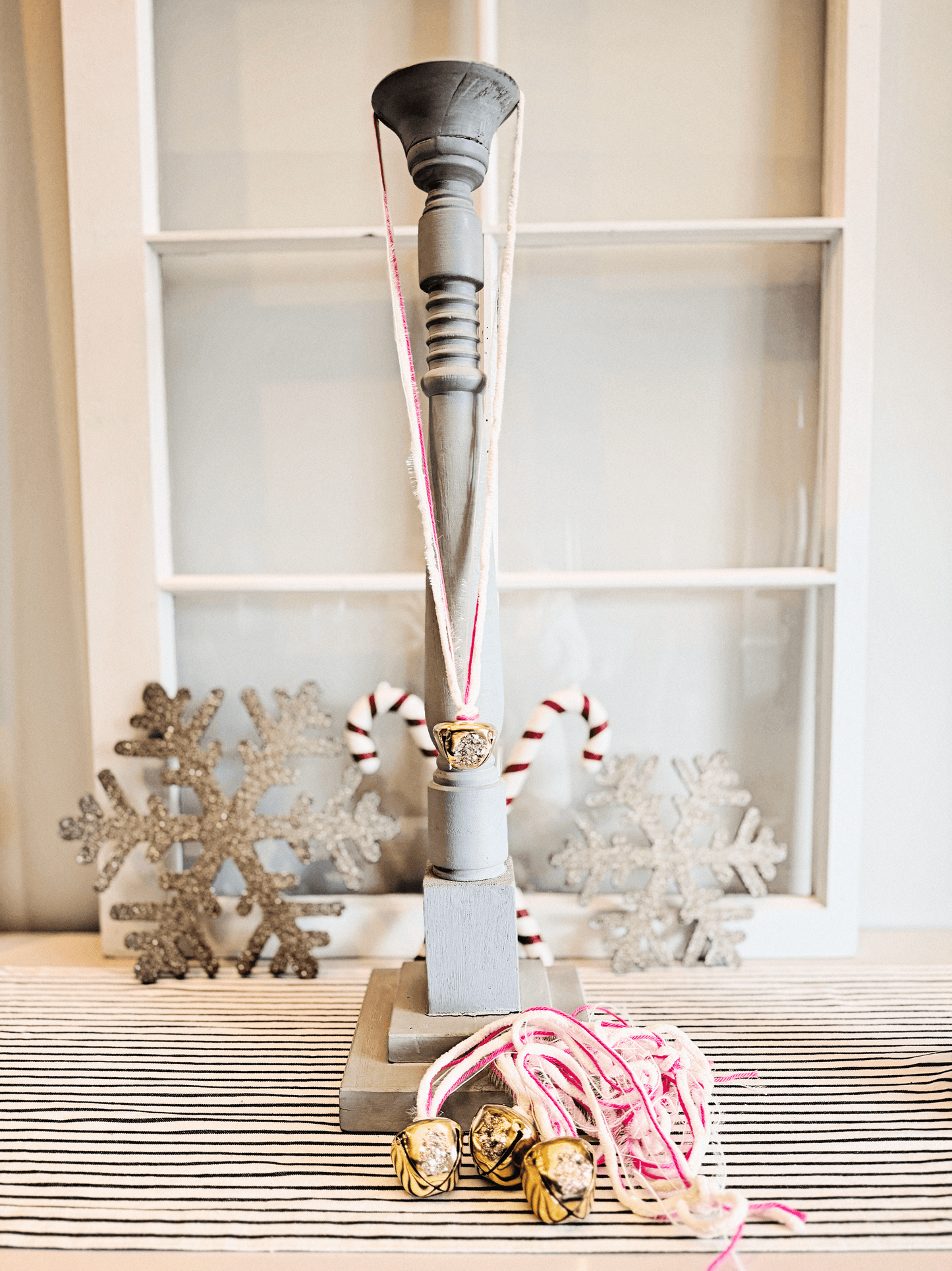 Vintage-Inspired Glitter Bell Ornament – Blush & Gold Luxe Edition