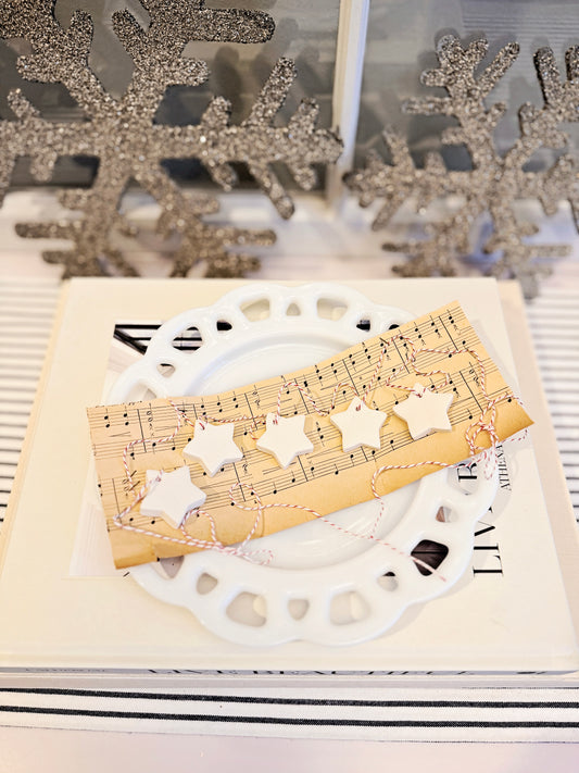 Petitie Star Garland – Vintage Sheet Music Wrapped